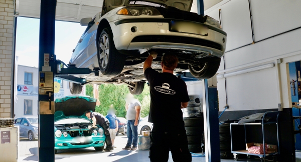 KFZ Meisterbetrieb Autoservice CC seit 2001, KFZ-Werkstatt in Waldenbuch