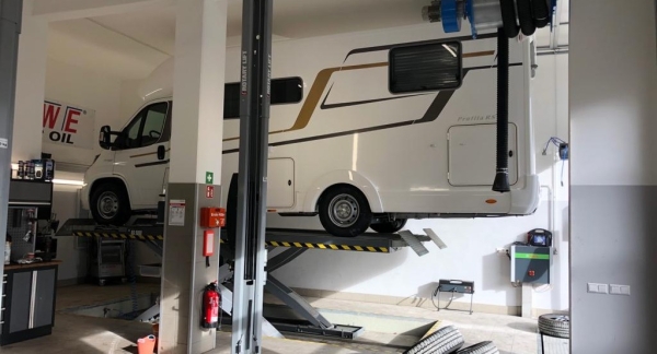 Kfz-Meisterbetrieb Bendl, KFZ-Werkstatt in Vollersroda